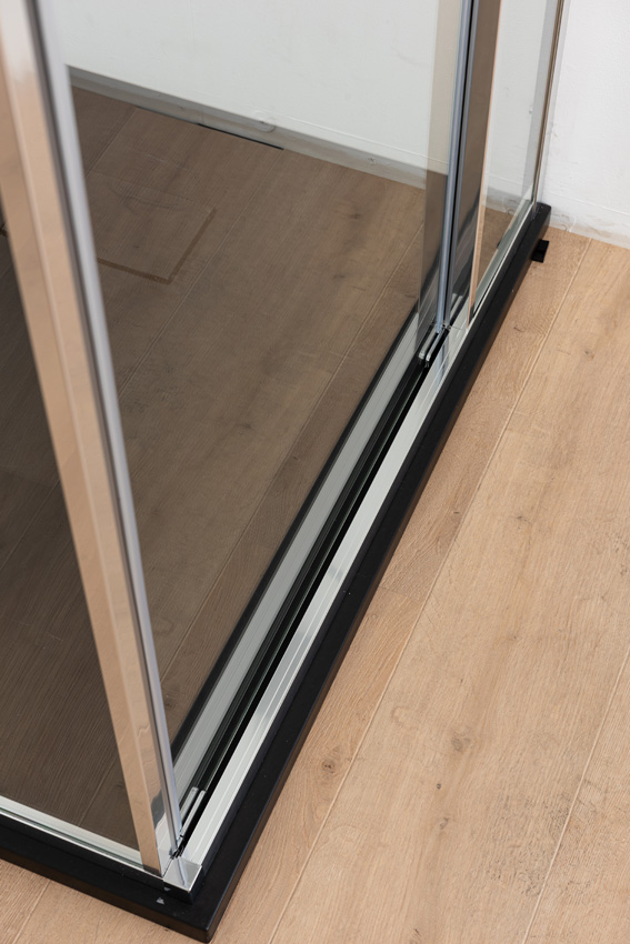 Douche d'angle Ares avec porte peu encombrante chrome 90x90x190cm