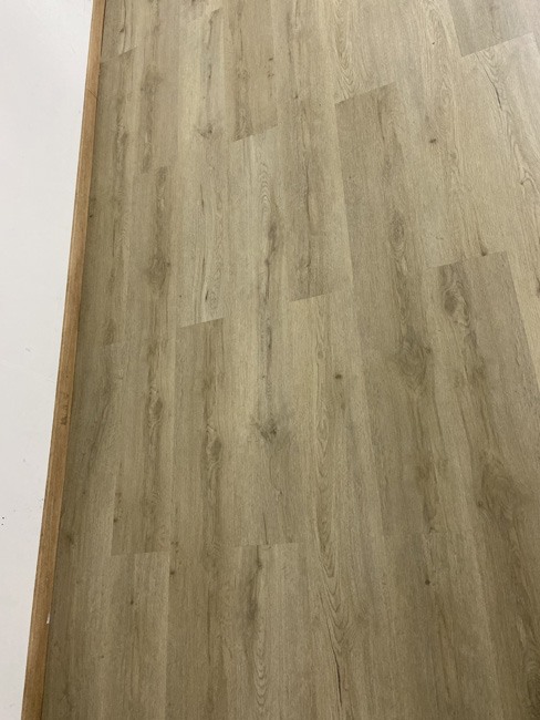 Vinyle sol vinyl rigide 4mm chêne europienne clic