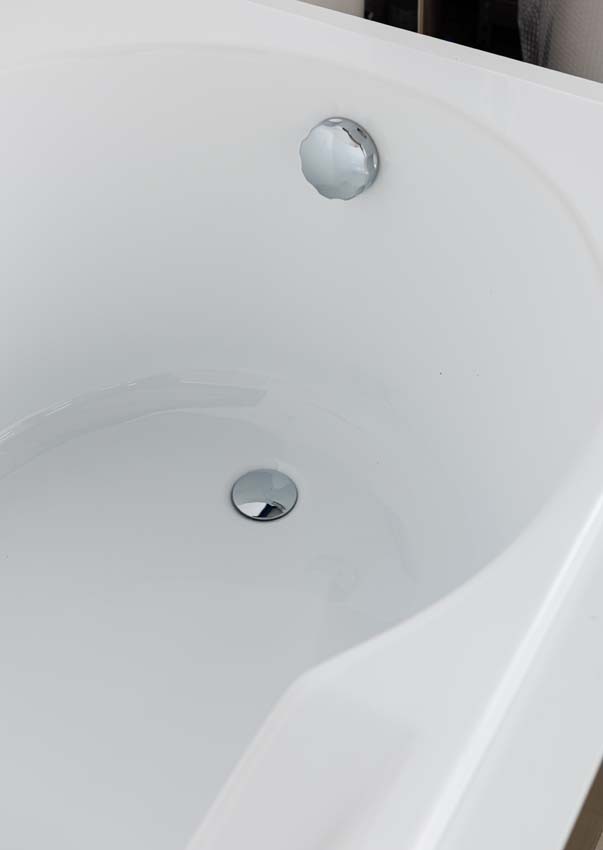 Baignoire encastrable Cora blanc brillant ergonomique 180x80cm + set de pieds réglables