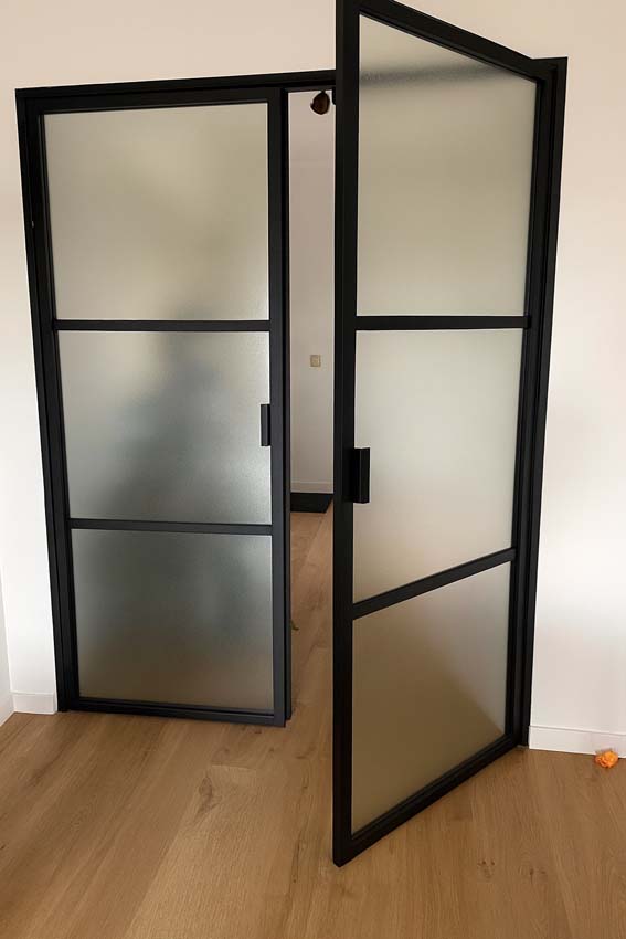 Dubbele glazen binnendeur Luxe Dimaro Nero mat glas op maat zwart links trekkend