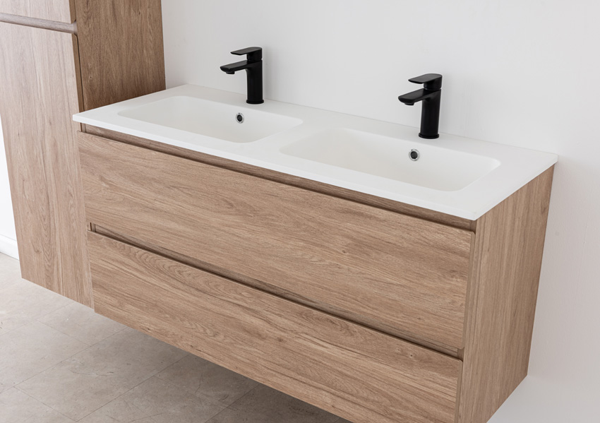 Badkamermeubel Bianca eiklook hangend met dubbele wastafel mat wit 120,5cm