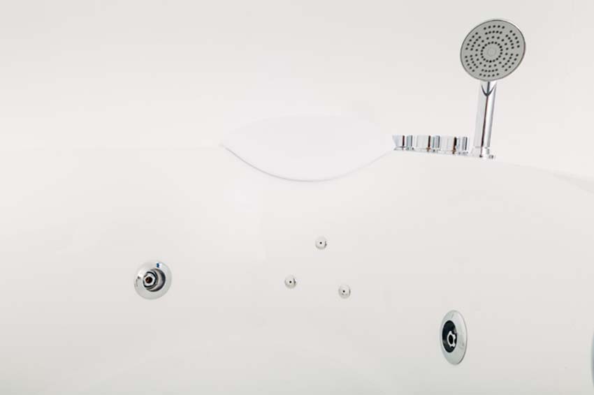 Baignoire d'angle Oliver blanc mat avec hydromassage 150x150cm