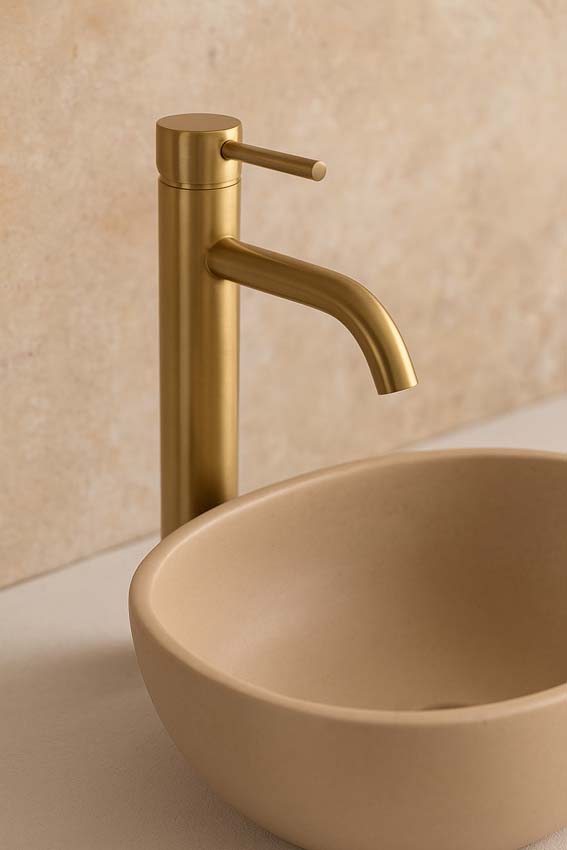 Wastafelkraan Maddi brushed gold verhoogd