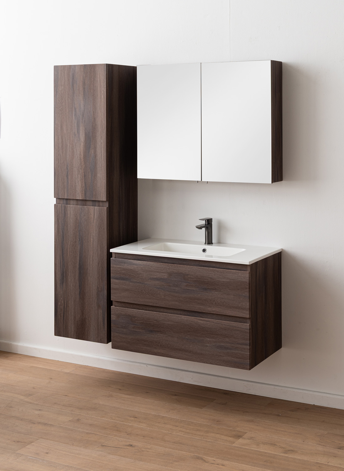 Badkamermeubel Tarik amber eik hangend met enkele wastafel glanzend wit 90cm