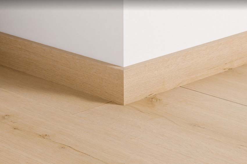 Plinthe Quick-Step résistante à leau chêne coton 240x1,2x5,8cm