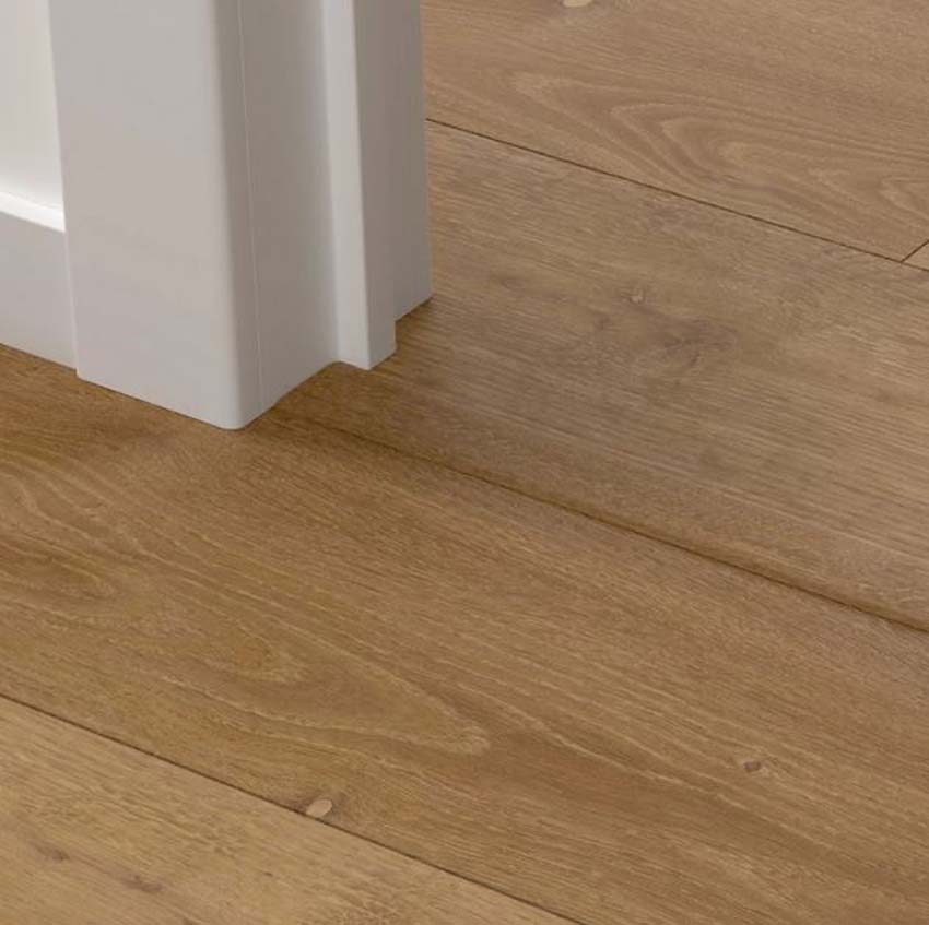 Profilé Incizo Quick-Step résistant à l'eau brun 4,5x0,8x200cm