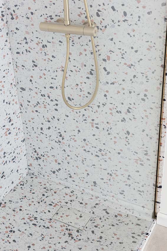 Panneau de douche Milo Slate aspect terrazzo 91,4x243,8c