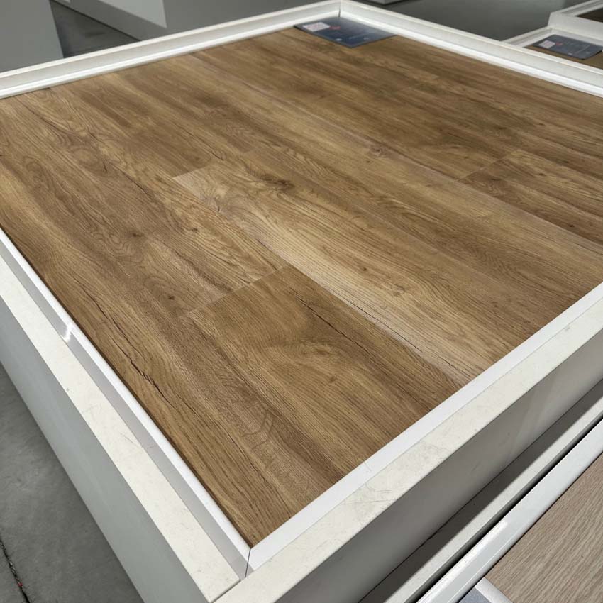 Vinyle planche rigid chêne marron puglia 4+1mm