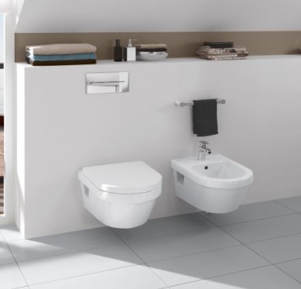 Toilette suspendue Villeroy & Boch Omnia Architectura sans rebord à chasse d'eau directe blanche avec siège de WC