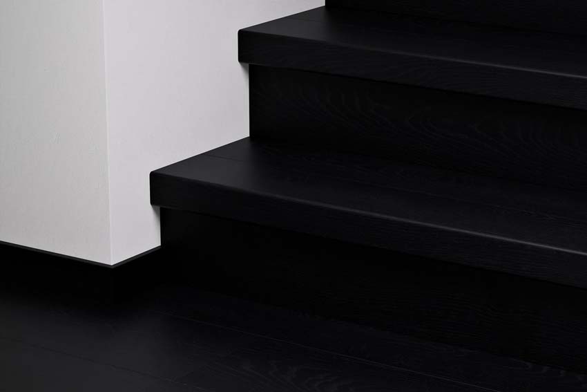 Couvre-marche Quick-Step chêne peint noir 134,1x14,3x5,9cm