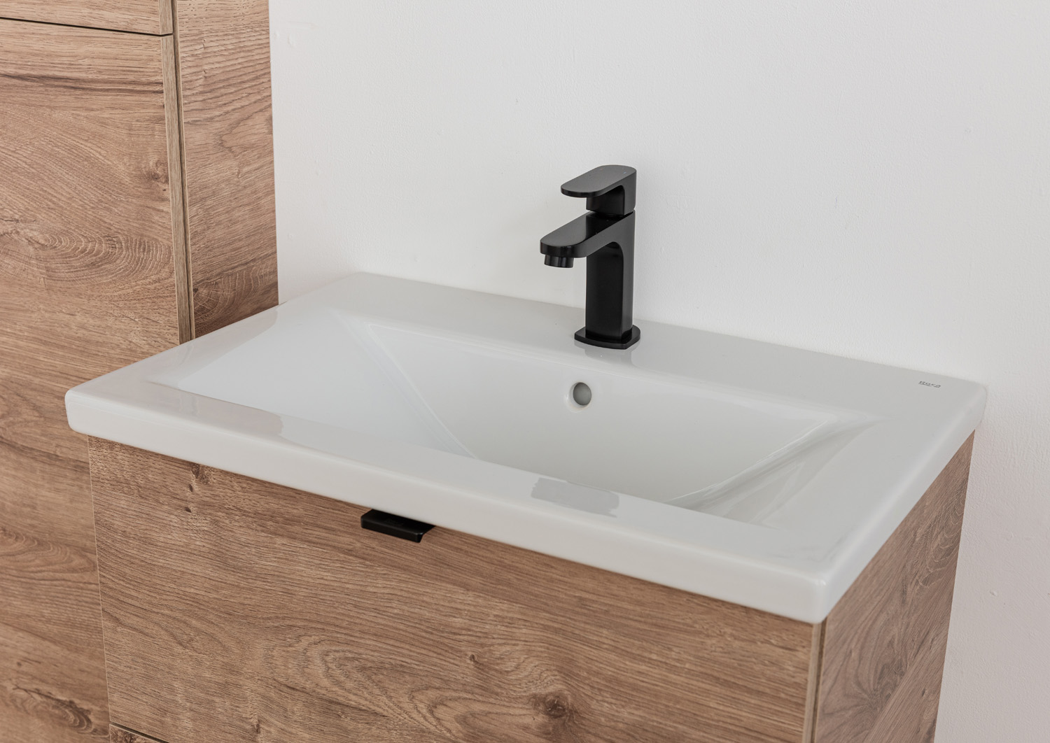 Badkamermeubel Raf honingeik hangend met enkele wastafel glanzend wit 60cm