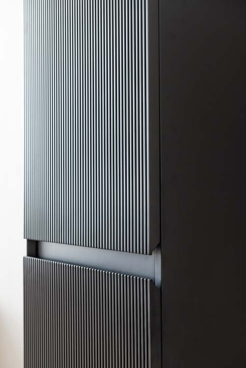 Kolomkast Windsor mat zwart hangend 170x40x35cm