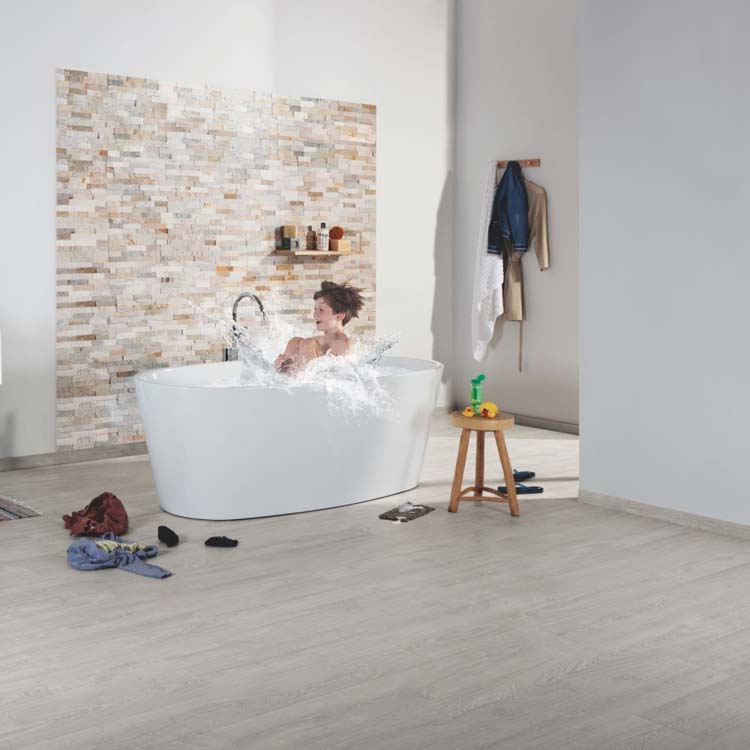 Stratifié Quick-Step Impressive Ultra 12mm chêne patiné classique gris 138x19cm
