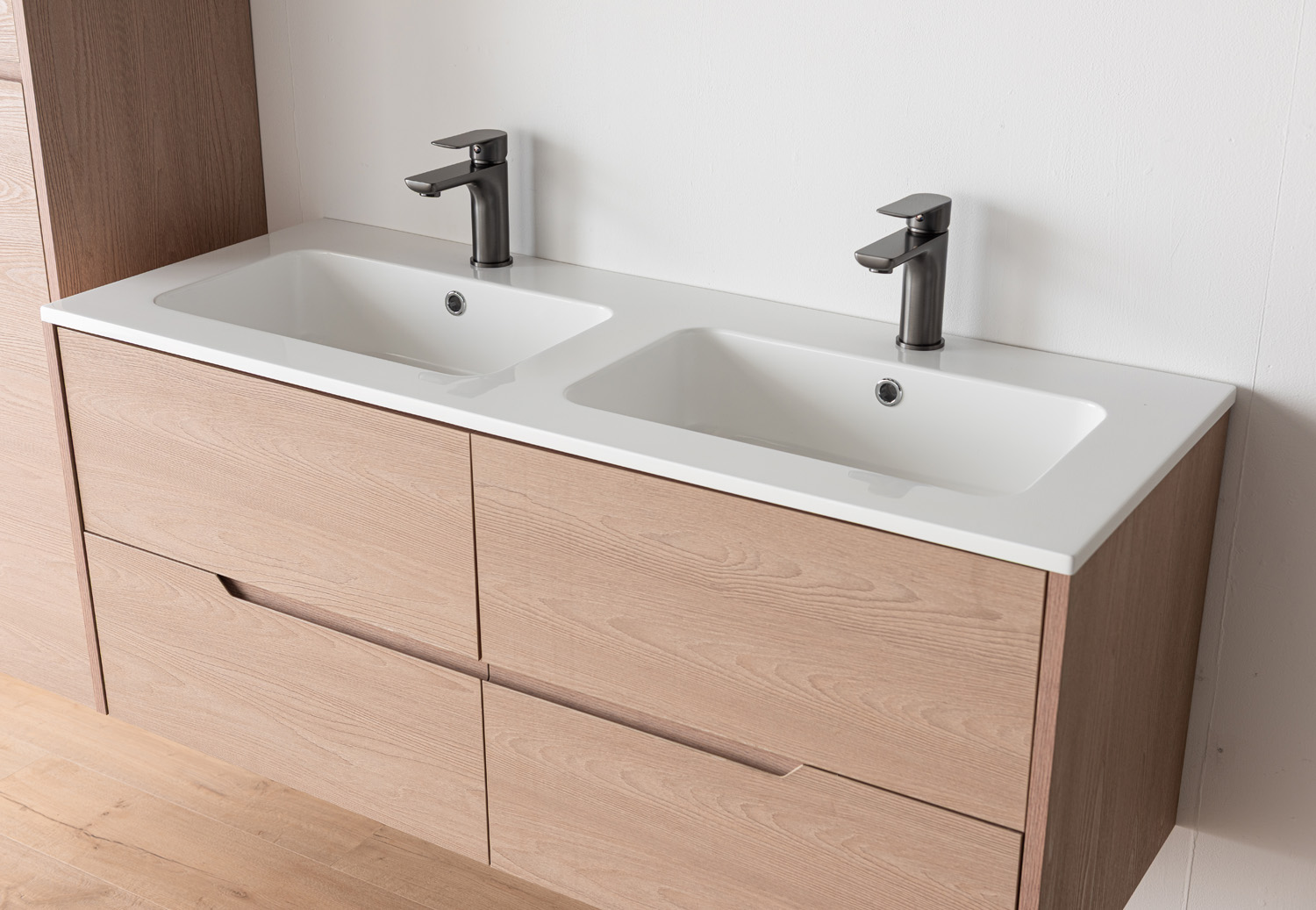 Meuble de salle de bains Tarik chêne Nordic suspendu avec double vasque blanc brillant 120cm