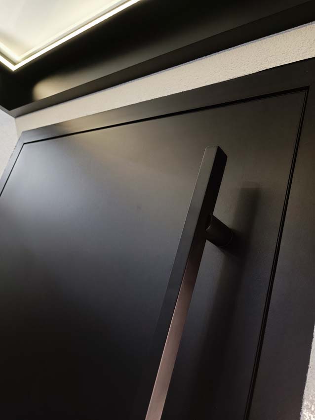 Deurtrekker buitendeur FEZ inox mat zwart 30x20x1800mm