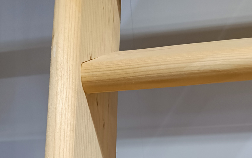 Escalier sapin Bonn medium avec quart tournant haut droite