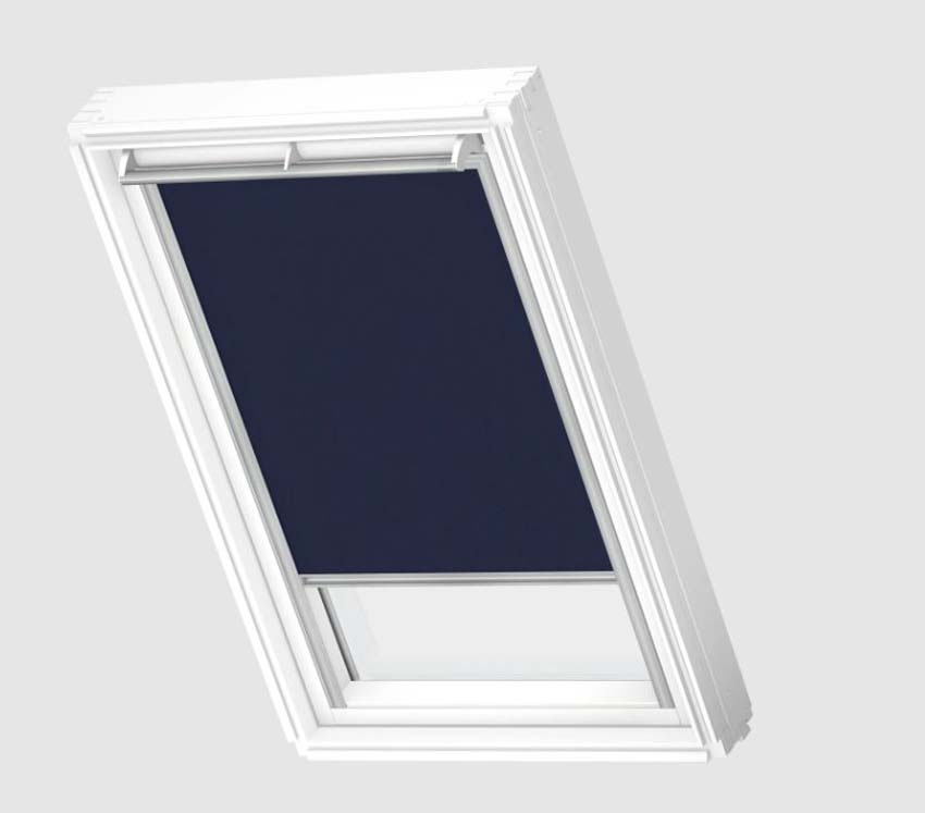 Store enrouleur Velux occultant à commande manuelle bleu foncé CK01 1100S