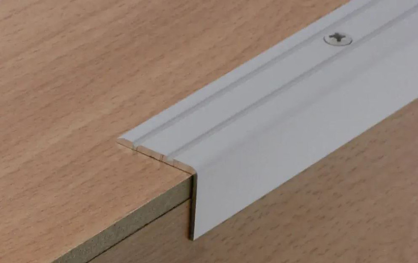 Trapneus aluminium waterbestendig naturel 110x2,5x2cm