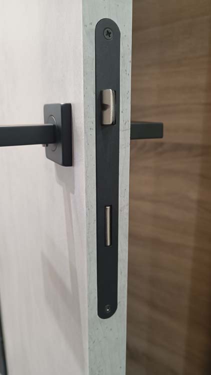 Porte intérieure complète Industrial béton 211,5x83cm aggloméré tubulaire réversible + châssis noir 40cm