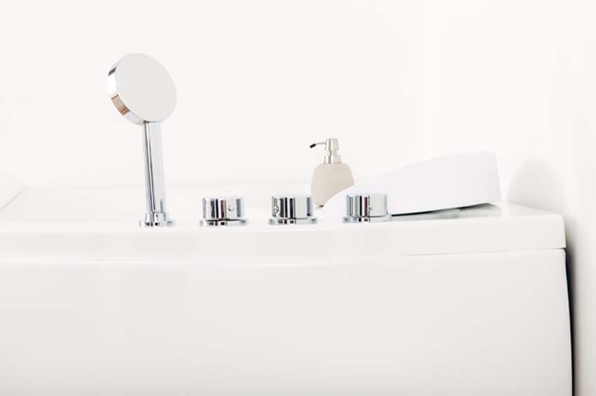 Baignoire d'angle Oliver avec whirlpool Baignoire d'angle Oliver avec whirlpool