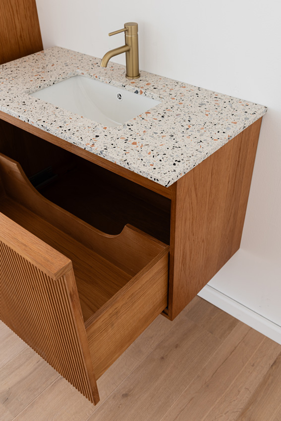 Badkamermeubel Fae eik hangend met enkele wastafel terrazzo 90cm