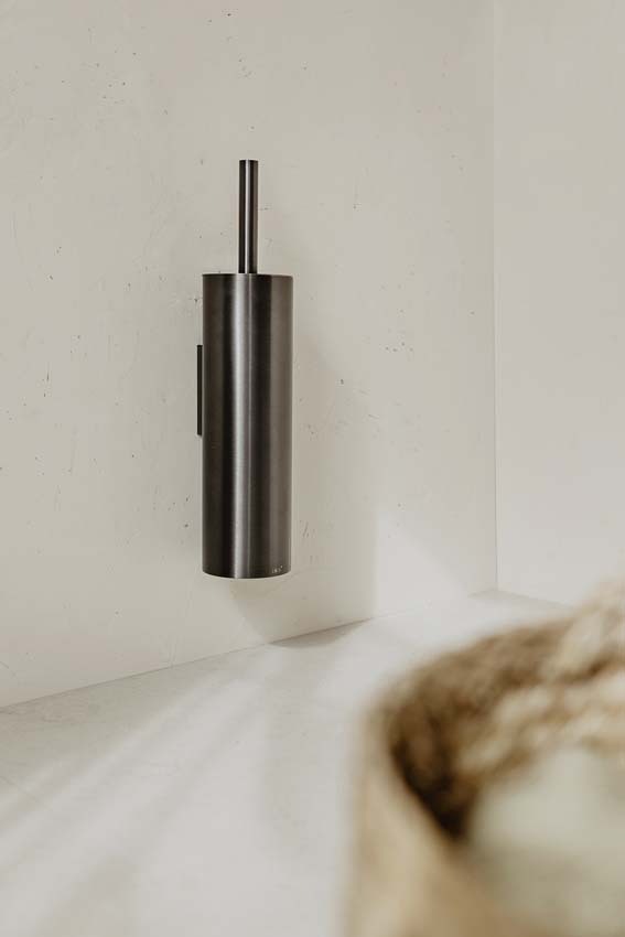 Brosse de toilettes Zack Tubo en acier inoxydable graphite 40,2cm mural