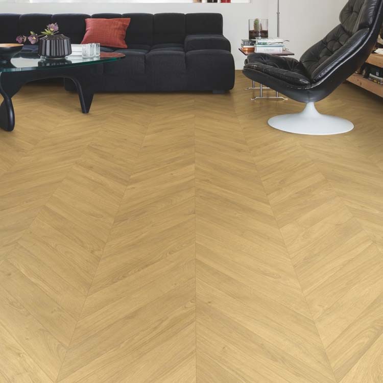 Sol stratifié Quick-step Impressive patterns 8mm - Chevron chêne naturel