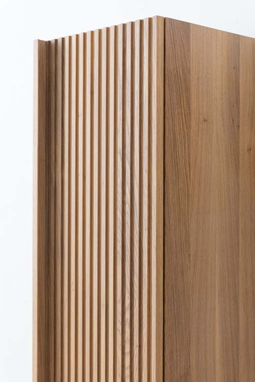 Armoire colonne Fiori chêne suspendue 170x35x32cm