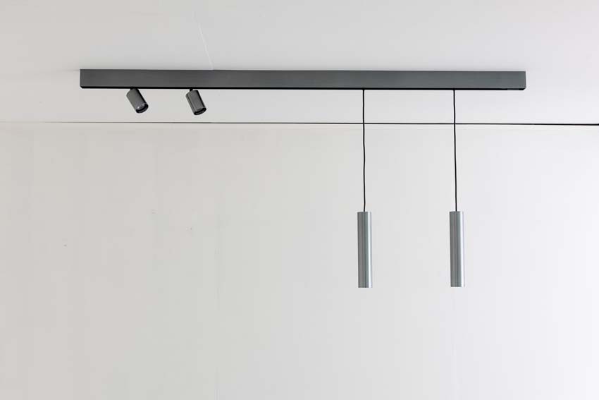 Rail lumineux Design Béa acier brossé - 1,8m - 2 spots & 2 suspensions