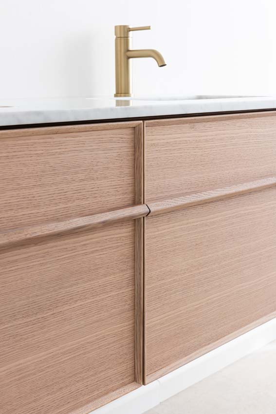 Meuble de salle de bains Felix chêne suspendu avec lavabo double effet marbre carrara 140cm