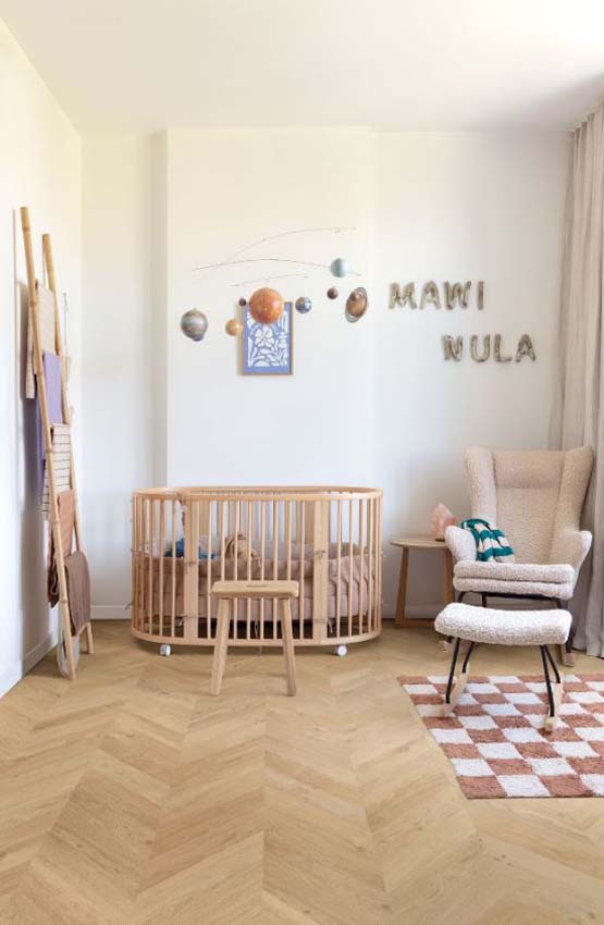 Staal vinyl vloer Floorify Conchita Hongaarse punt warm licht eik