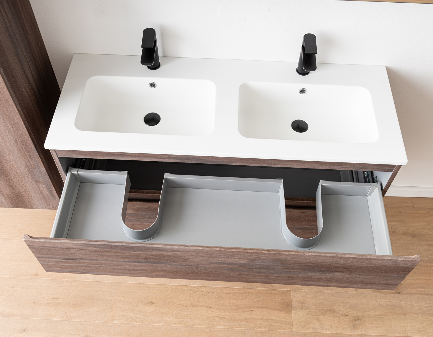 Meuble de salle de bains Tarik chêne ambré suspendu avec double vasque blanc mat 120cm