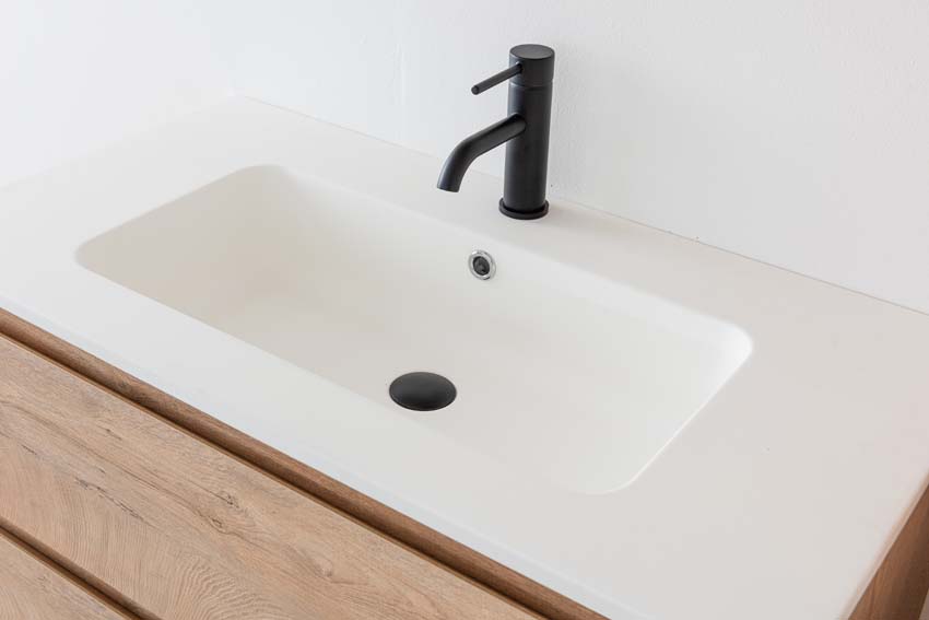 Meuble de salle de bain Tibo en chêne méditerranéen avec lavabo simple blanc mat 90cm