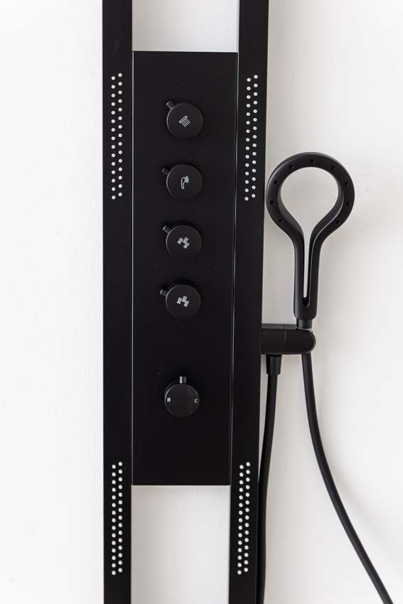 Complete doucheset Vicky thermostatisch met LED zwart Complete doucheset Vicky thermostatisch met LED zwart