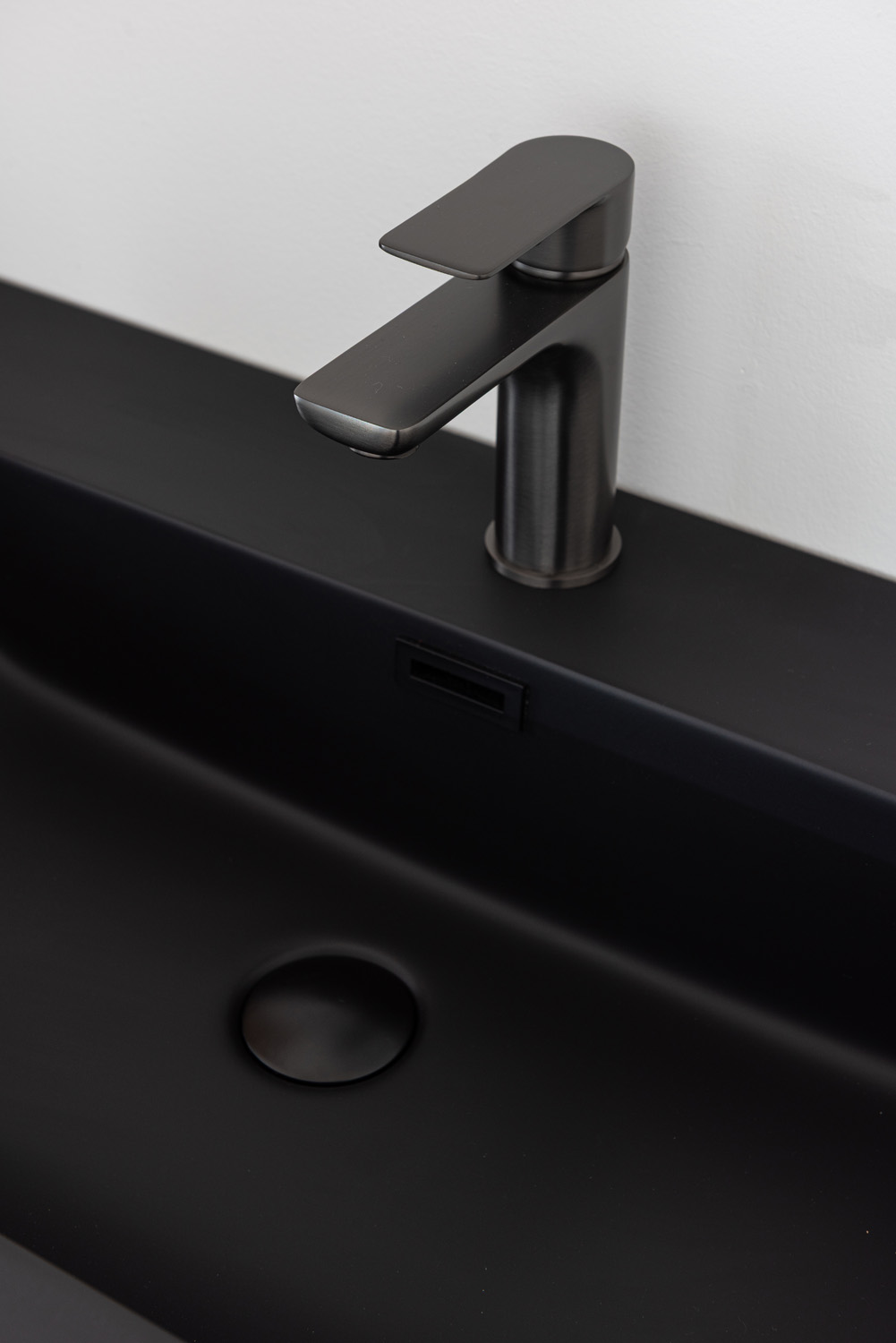 Meuble de salle de bains Tiago chêne Nordic suspendu avec vasque simple noir mat 90cm
