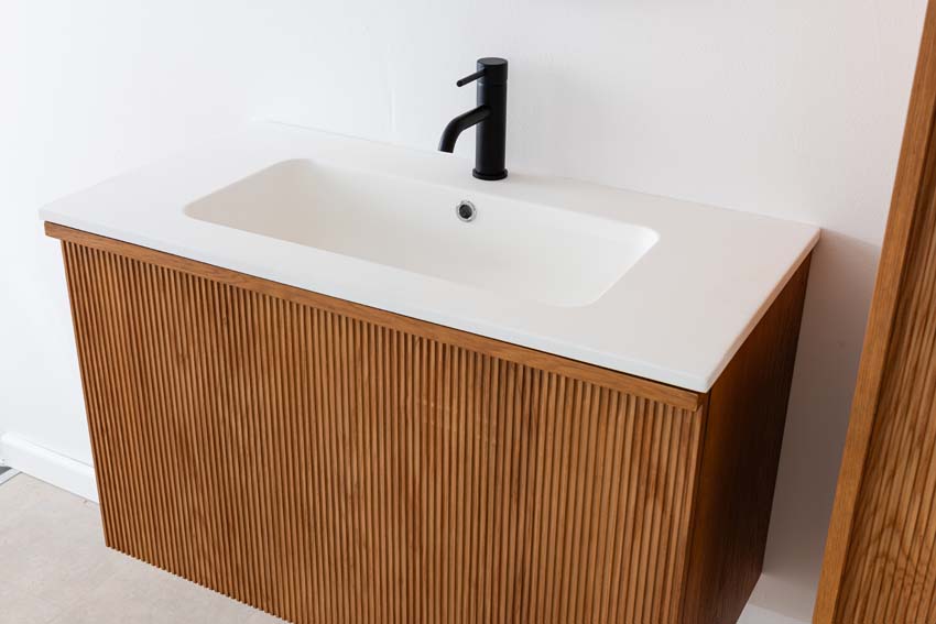 Badkamermeubel Fae eik hangend met enkele wastafel mat wit 90cm