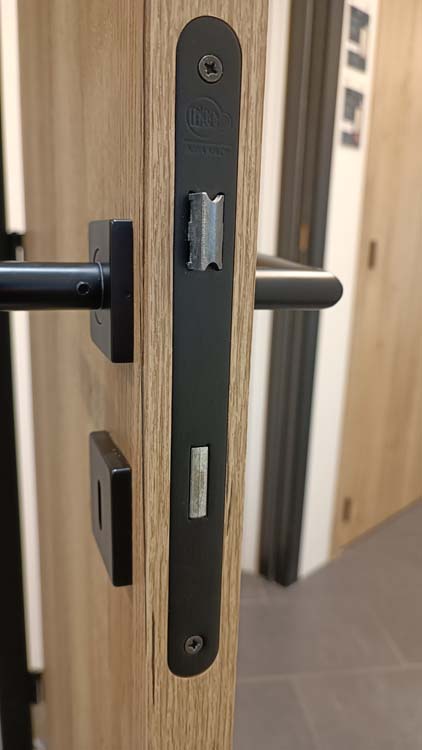 Porte intérieure complète Nature Wood 201,5x93cm tubulaire réversible + châssis noir 16,5cm