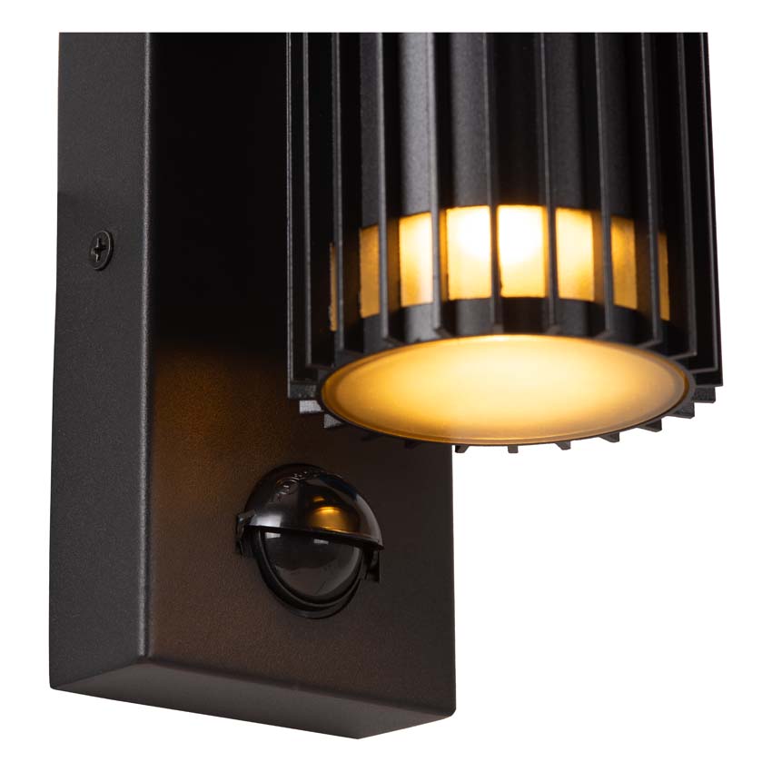 Lucide Essential Timbala - Wandspot / wandlamp binnen/buiten - 2xGU10 - IP44 - Beweging & dag/nacht sensor - Zwart