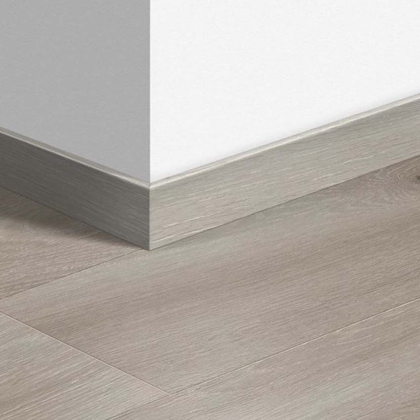 Plinthe Quick-Step HDF + stratifié résistant à l'eau chêne blanc 240x5,8x1,2cm