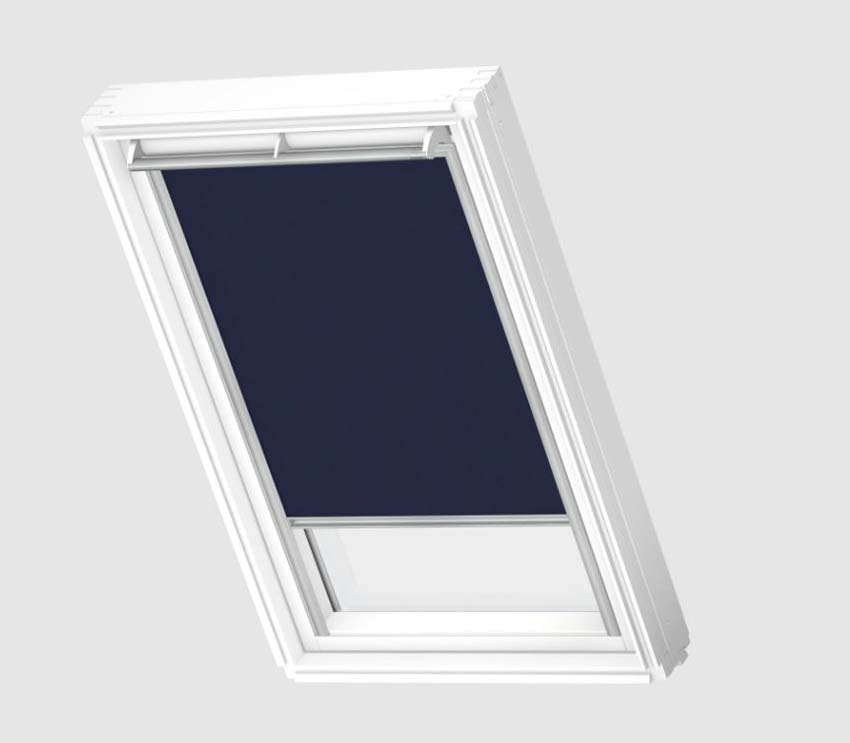 Store enrouleur Velux occultant à commande manuelle bleu foncé SK06 1100S