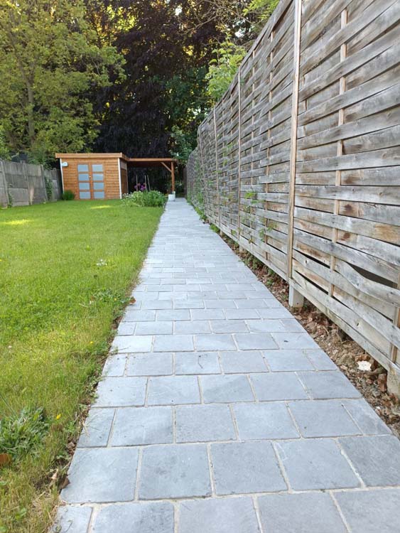 Pierre bleue Vietnam tambourinée 20x20x2cm