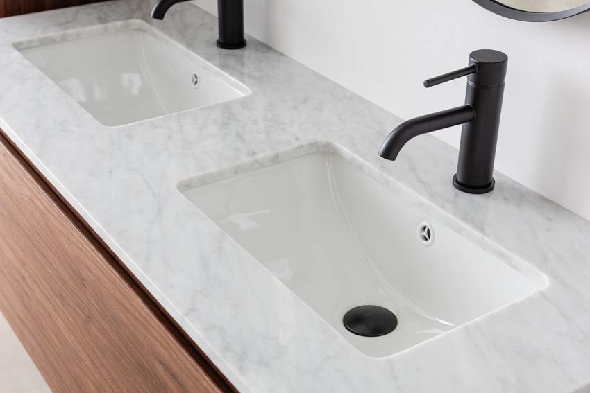 Meuble de salle de bains Falco noyer suspendu avec lavabo double effet marbre carrara 120cm