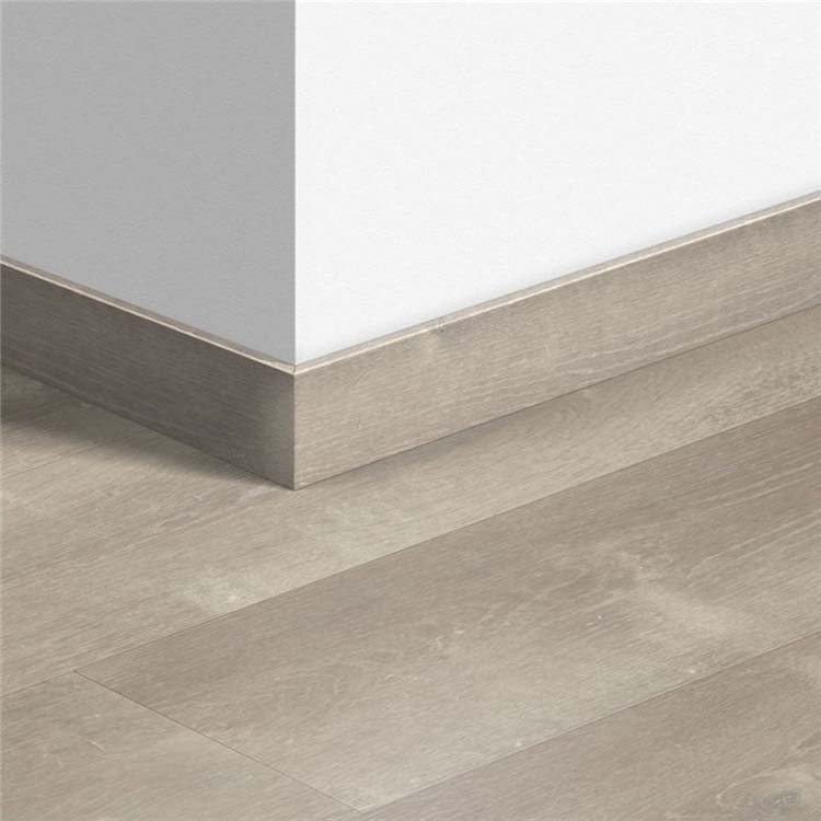 Plinthe Standard Quick-Step Chêne tempête de sable gris chaleureux 58 x 12 x 2400 mm