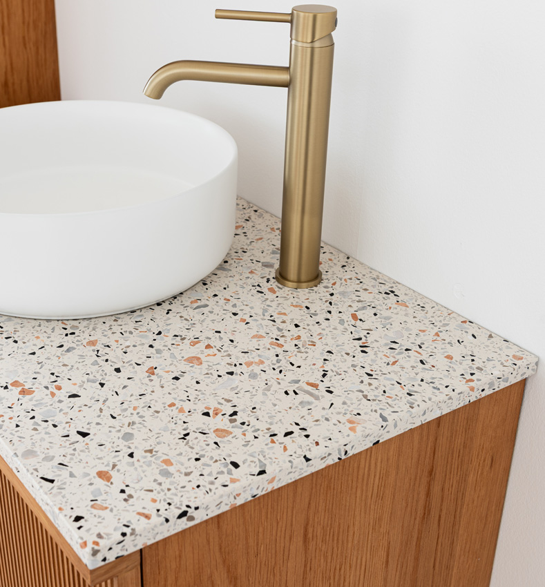 Badkamermeubel Fae eik hangend met enkel topblad terrazzo 90cm