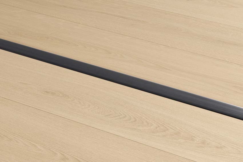 Profilé d'expansion Quick-Step noir 200x3,4x0,7cm