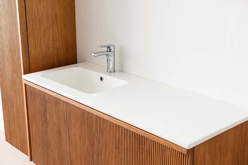 Badkamermeubel Fae eik hangend met enkele wastafel glanzend wit 120cm