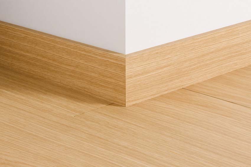 Plinthe de parquet Quick-Step chêne whisky 240x1,4x7,7cm