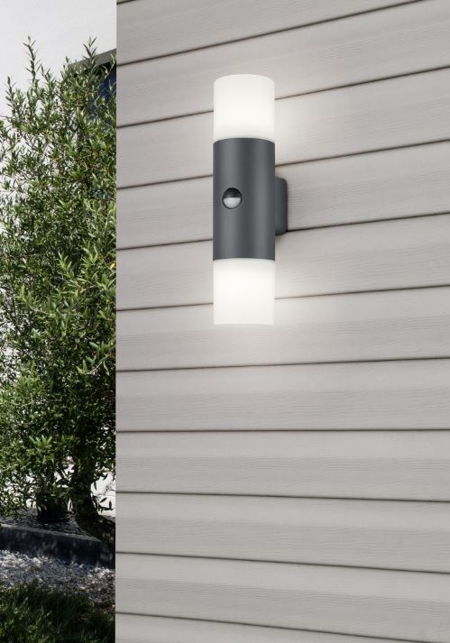 Wandlamp buiten zwart met sensor 2xE27 H33CM