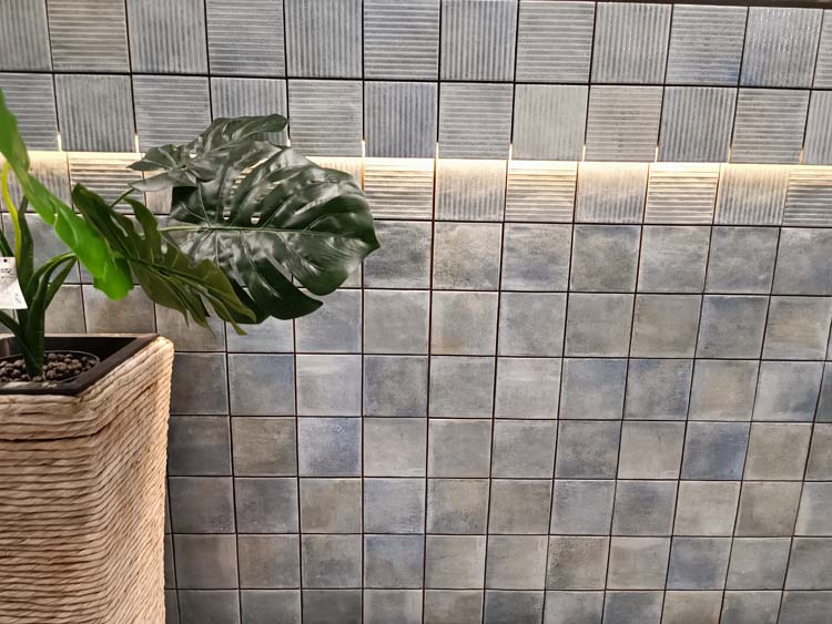 Carrelage mural Vic bleu marine brillant 10x10cm