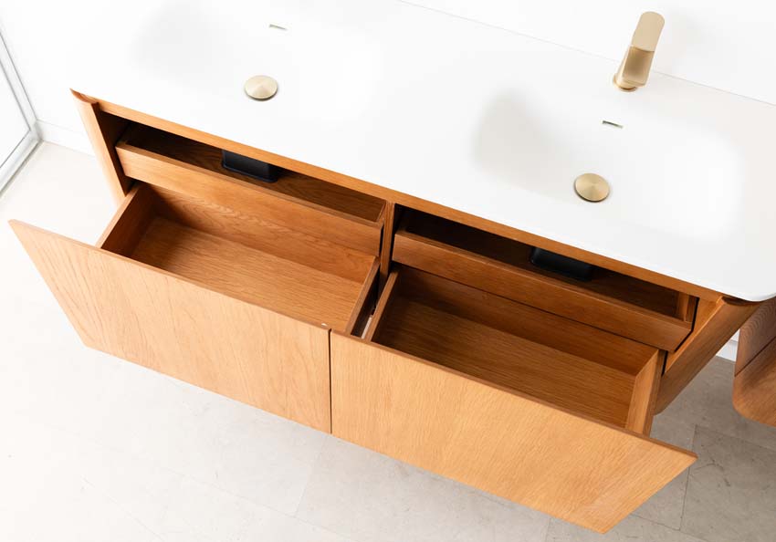 Badkamermeubel Floris eik hangend met dubbele wastafel mat wit 140cm Badkamermeubel Floris eik hangend met dubbele wastafel mat wit 140cm